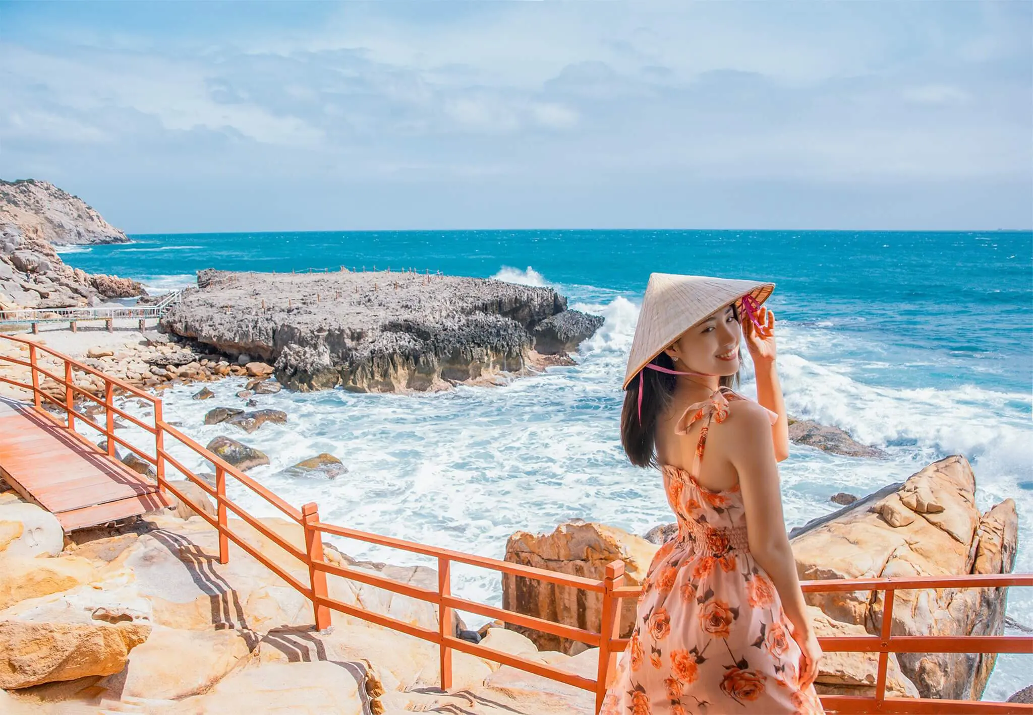 Tourists checking in at Rai Cave – Vinh Hy Tourists checking in at Rai Cave – Vinh Hy