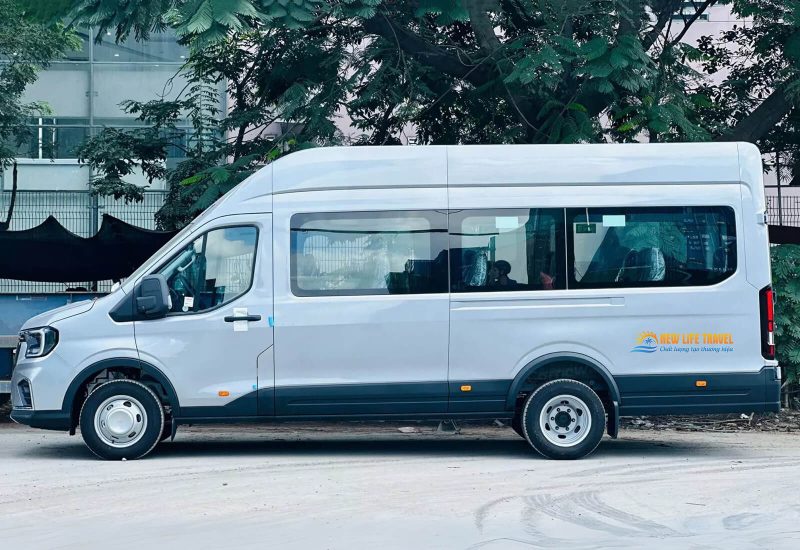 Modern 18-seater Ford Transit Premium minibus for private Cam Ranh Airport transfers to Nha Trang hotels and resorts