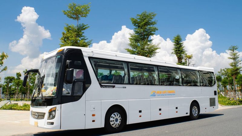 Hyundai Universe 45-seater touring coach for private Cam Ranh Airport transfer to Nha Trang hotels and resorts