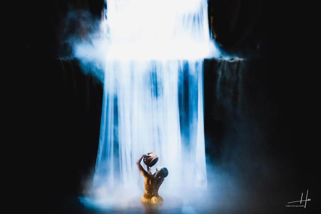 Artistic aquatic choreography on the multi-dimensional submerged stage at Do Theatre Nha Trang