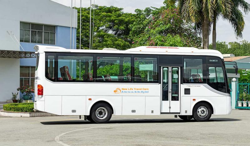 Modern 35-seater Isuzu Samco Felix passenger coach ready for 2-day 1-night tour from Nha Trang to Da Lat