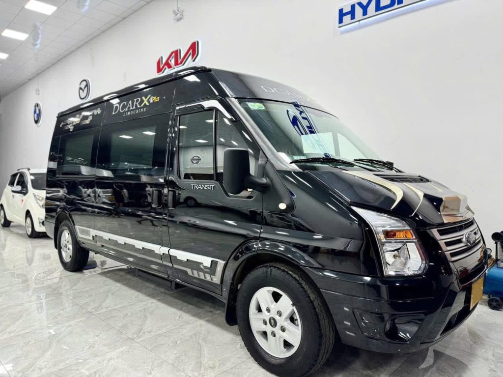 Executive 9-seater DCar Limousine for private transfer from Nha Trang to Mui Ne Phan Thiet
